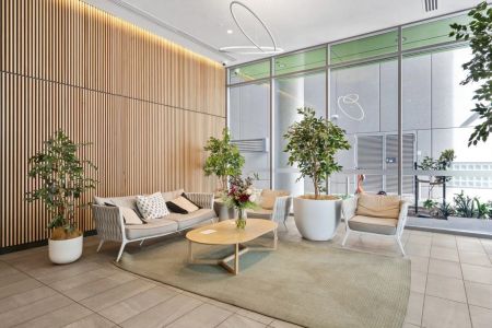 Top Spot for a Stylish Inner City Apartment - Photo 2