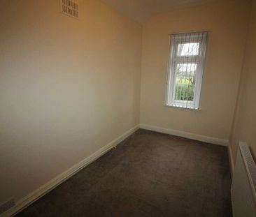 3 bed End of Terrace House - Photo 4