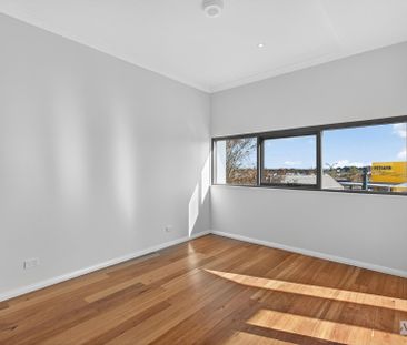Brand New 3x2x2 Apartment in Prime Subiaco Location - Photo 2