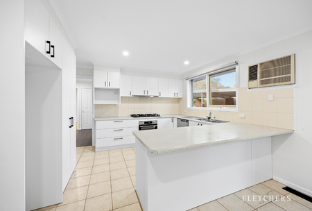 10 Lilian Parade, Ringwood VIC 3134 - House For Rent | Domain - Photo 5