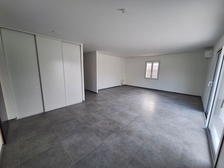 Location Maison 3 pièces 76m² - Photo 2