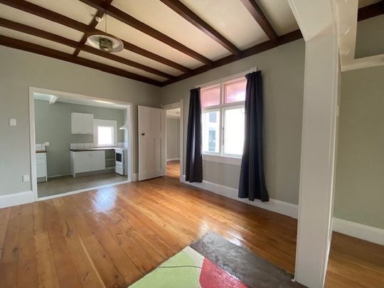 Avenue Road West,Hastings Central - Photo 1