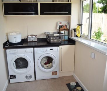4 bedroom detached house to rent - Photo 1