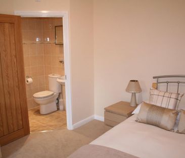 1 bedroom in a house share to rent - Photo 3