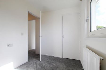 4 bedroom terraced house to rent - Photo 3