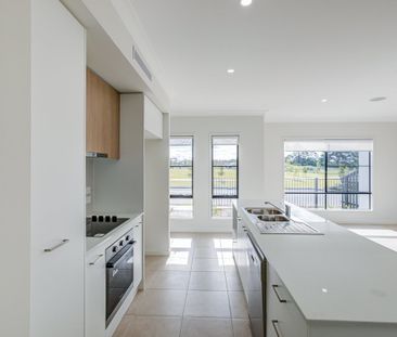 Near New Family Home - Photo 4