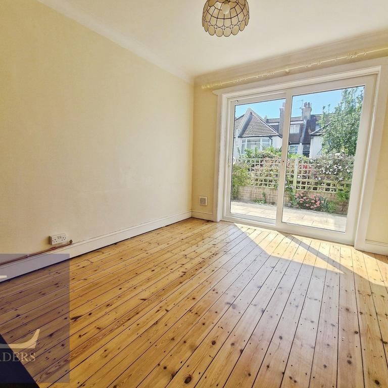 5 bedroom semi-detached house to rent - Photo 1