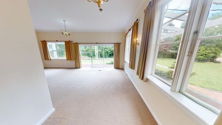 Westmere - 4 Bedrooms - Photo 4