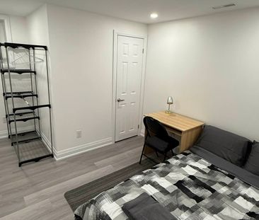 For Lease - 546 Karen Park Crescent, Mississauga, Ontario - Photo 5