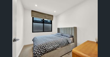 Tranquil Sanctuary in Elite Locale - FULLY FURNISHED - Photo 4