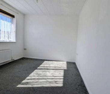 3 bedroom detached house to rent - Photo 3