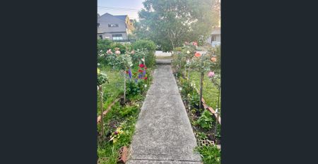 Stylish 3-Bedroom Residence in Prestigious Concord West - Photo 2