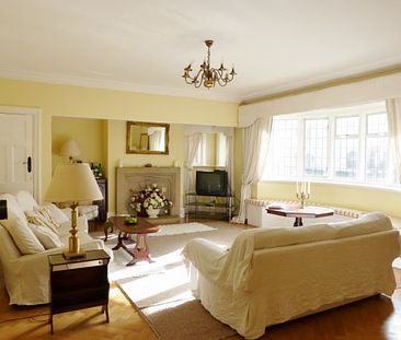 4 Bed Apartment,Lansdowne Road, Hove - PARKING - £2250 - Photo 4