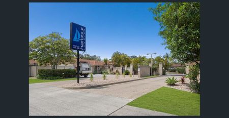 STUNNING 3 BEDROOM TOWNHOUSE WITH POOL, SAUNA, TENNIS COURT, GYM & PRIVATE SPA - Photo 4