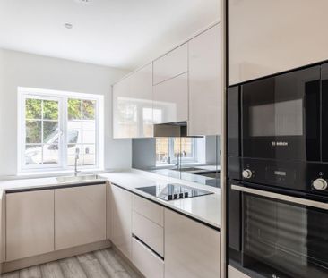 3 bedroom semi-detached house to rent - Photo 4