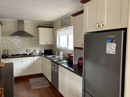 27 Abilene Crescent, Churton Park - Photo 4