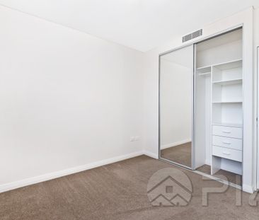 Spacious & Modern 3 Bedroom Apartment On Level 7. Don't Miss Out! - Photo 1