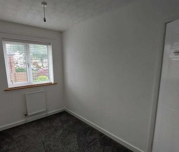 2 bedroom semi-detached house to rent - Photo 3