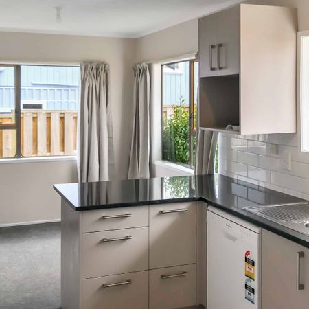 HILLCREST - 3 Bedrooms $690.00pw - Photo 4