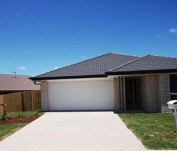 12 Charles Avenue, Pimpama - Photo 2