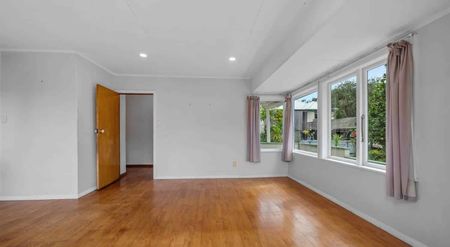 Best location 3 bedroom house - Photo 4