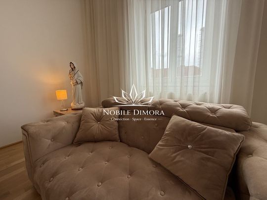 Apartament istoric de lux cu 3 camere de 130mp langa Pref... - Fotografie 1