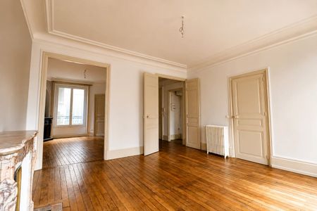 Location Appartement 5 pièces 133m² NEVERS 58000 - Photo 3