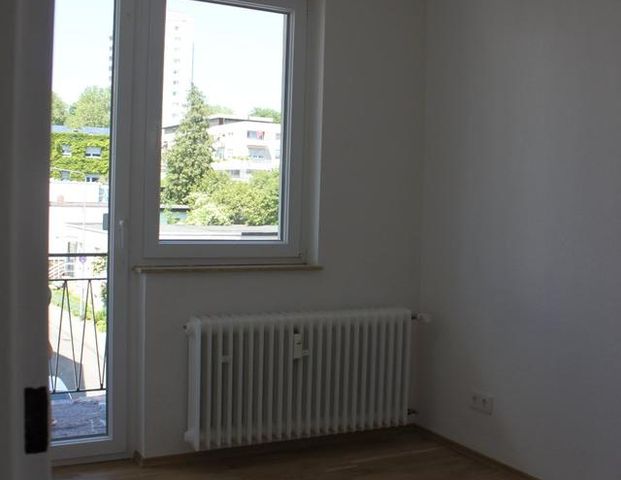 Frankfurt Seckbach sehr schöne hochwertig sanierte 3 Zimerwohnung - Photo 1