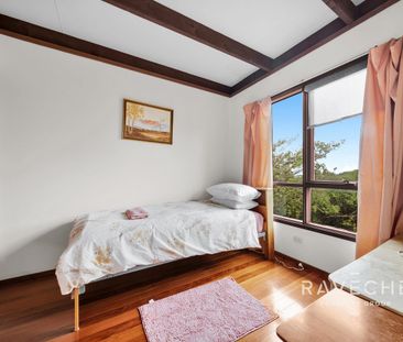 Beautiful Family Home With Jaw Dropping Views! - Photo 6