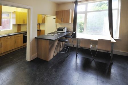 4 Bedrooms, Ash Road, Headingley. LS6 3HD - Photo 4