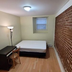 1 CH - 1 SDB - Montréal - $880 /mo - Photo 2