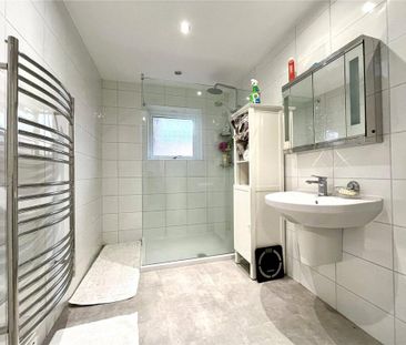 1 bedroom parking to rent - Photo 3