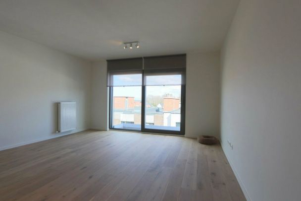 Nieuwbouw 2-slaapkamer appartement met garage - Photo 1