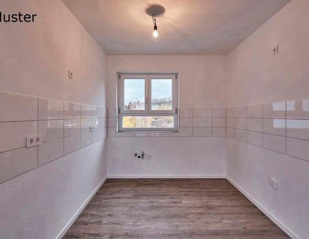 Sonnige Aussichten: 2-Zimmer im EG mit Balkon - Photo 1