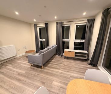 2 Bed Flat, Green Ferry Way, E17 - Photo 2