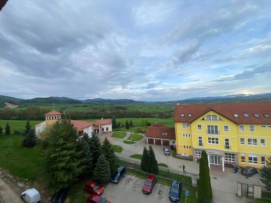 Prenájom 3-izbového bytu s balkónom – Fotografia 1