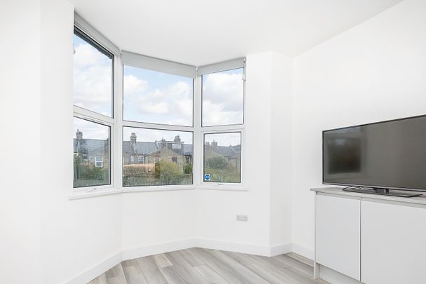 4 Bed Flat, Mannock Road, N22 - Photo 1