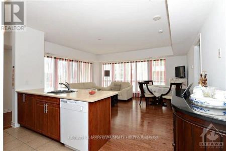 1012 - 234 RIDEAU STREET - Photo 2