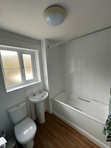 2 bedroom semi-detached house to rent - Photo 3