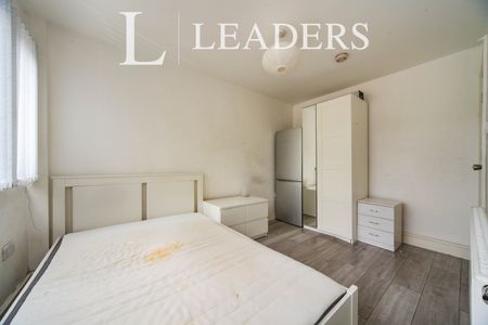 6 bedroom house to rent Falconers Road, Luton, Bedfordshire, LU2 - Photo 3