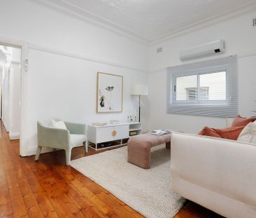 Neat three bedroom family home in peaceful location - Photo 3