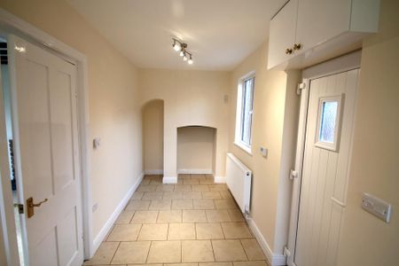 2 bedroom semi-detached house to rent - Photo 2