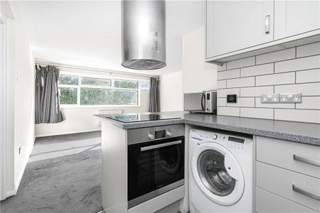 New Court, Addlestone, Surrey, KT15 2EE - Photo 5