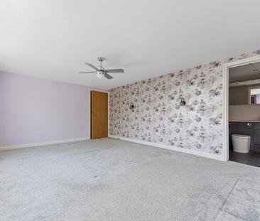 4 bedroom detached house to rent - Photo 3