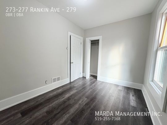 MODERN LIVING IN A NEWLY RENOVATED 2BEDROOM/1BATH UNIT+ UTILITIES - Photo 1