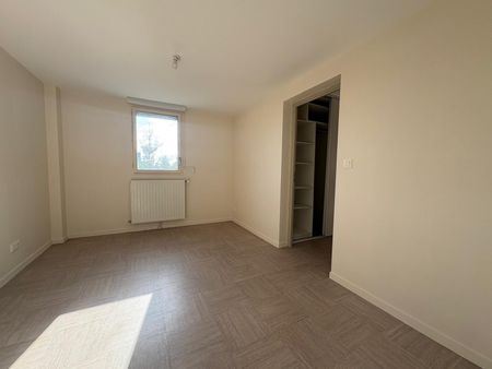 Location Maison 4 pièces 80m² LA VILLE AUX DAMES 37700 - Photo 2