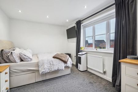 2 bedroom end of terrace house to rent - Photo 2