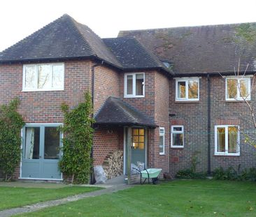 4 bedroom semi-detached house to rent - Photo 1