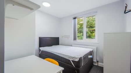 8 bedroom terraced house to rent - Photo 3