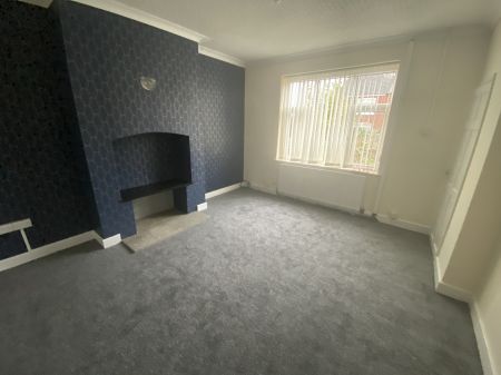 Churchfield Road, Scunthorpe - Photo 3